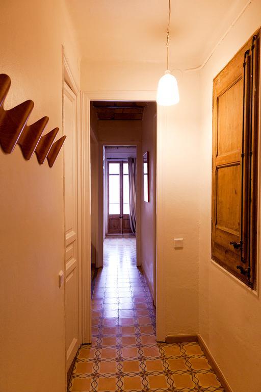 Piso En Poblesec Apartment บาร์เซโลนา ภายนอก รูปภาพ